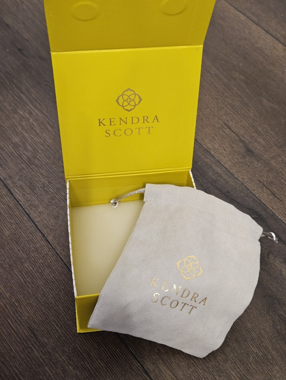 Kendra Scott Branded Jewelry Pouch & Magnetic Top Closure Box Set EMPTY